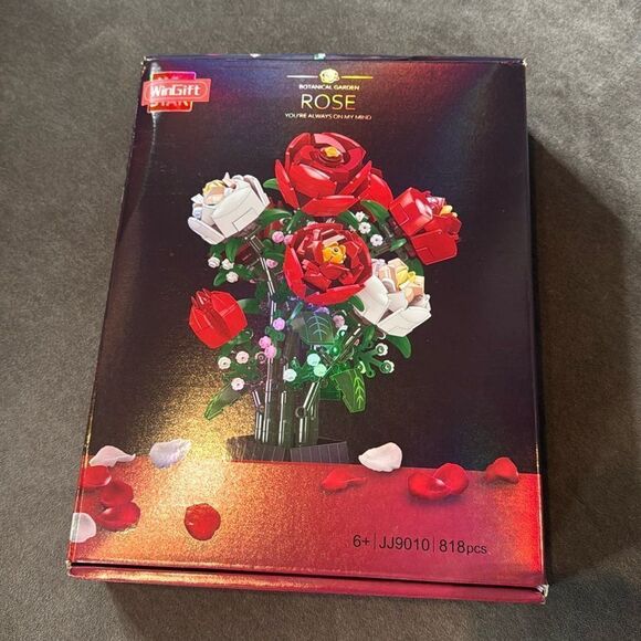 Botanical Garden Rose Building Blocks Set 818 Pieces NEW - Picture 2 of 10